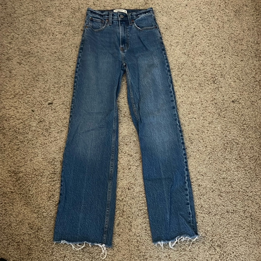Abercrombie 90s Relaxed High Rise Jean (dark wash)